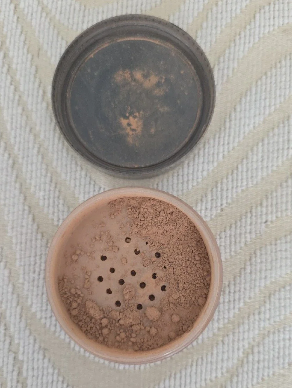 Mary Kay Mineral Powder Foundation in Beige 2 - Gently Used